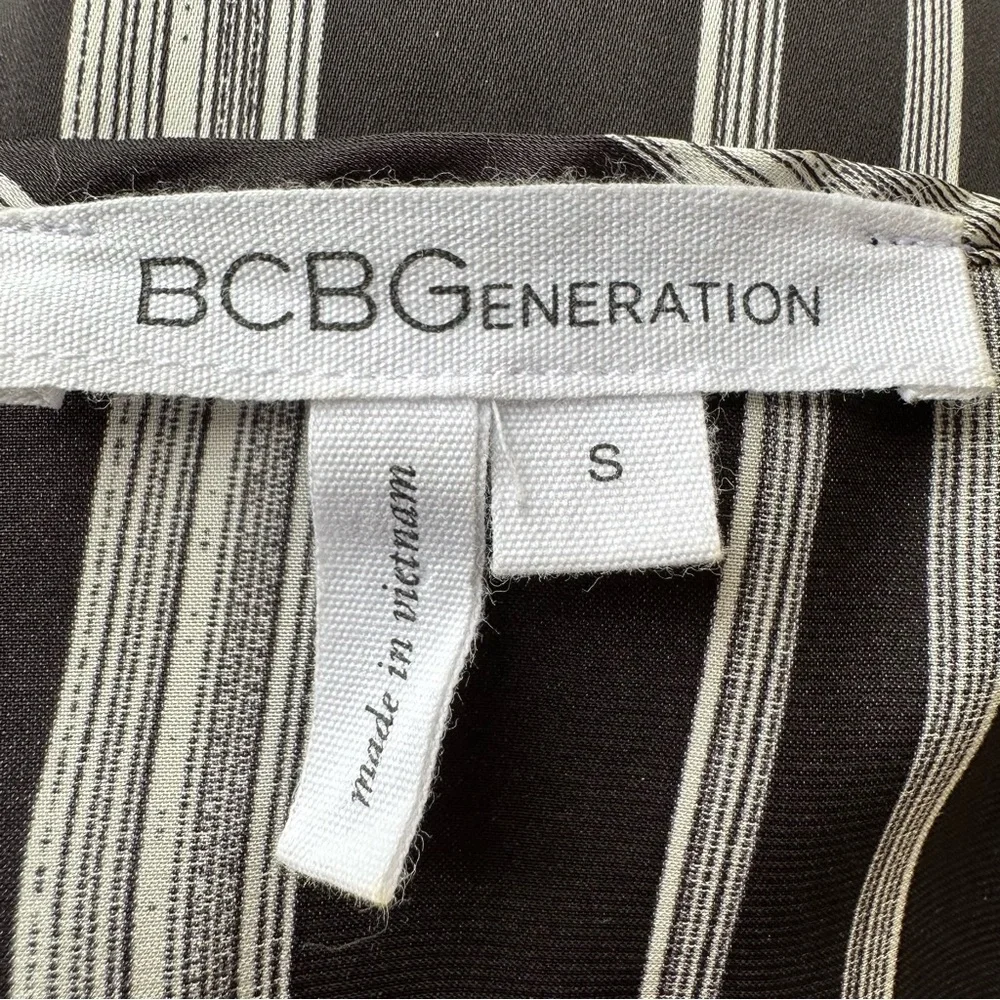 BCBGeneration Striped Romper Size S 🌸 - Picture 14 of 16